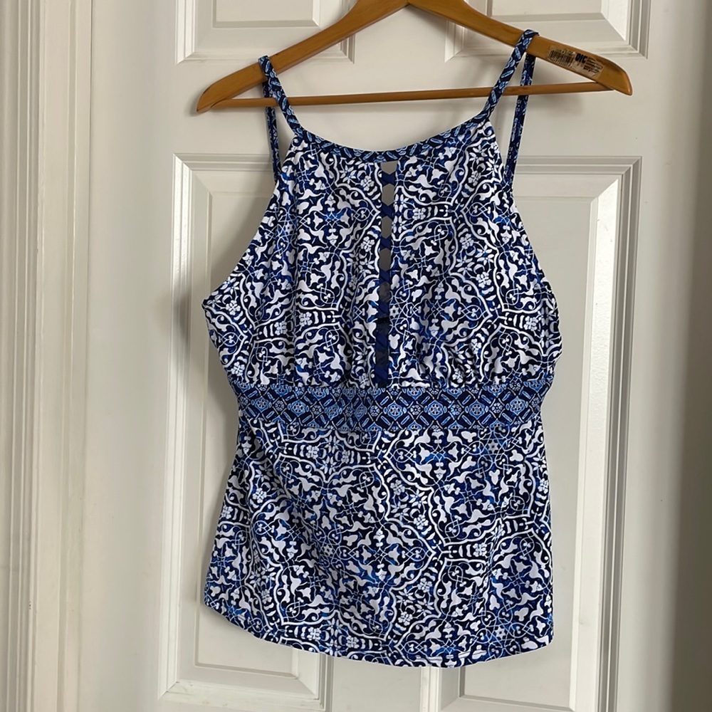 Women’s 24 in Ocean swimsuit new with tags adjustable straps
